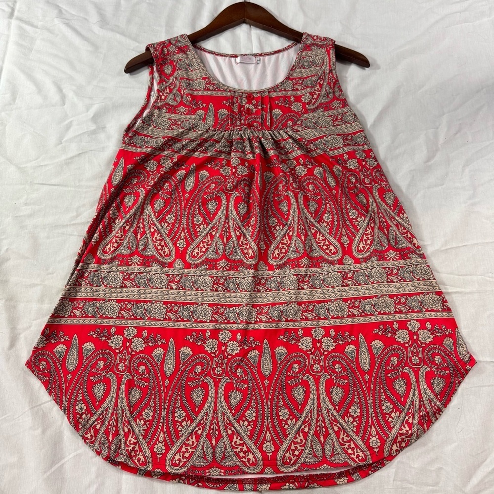 G35. Women’s Halife Red & Gray Paisley Sleeveless top (L)